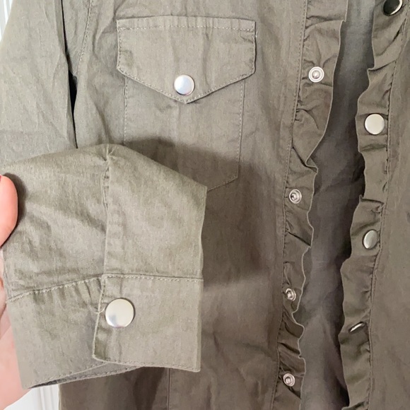 Long Sleeve Button Up - Picture 4 of 5